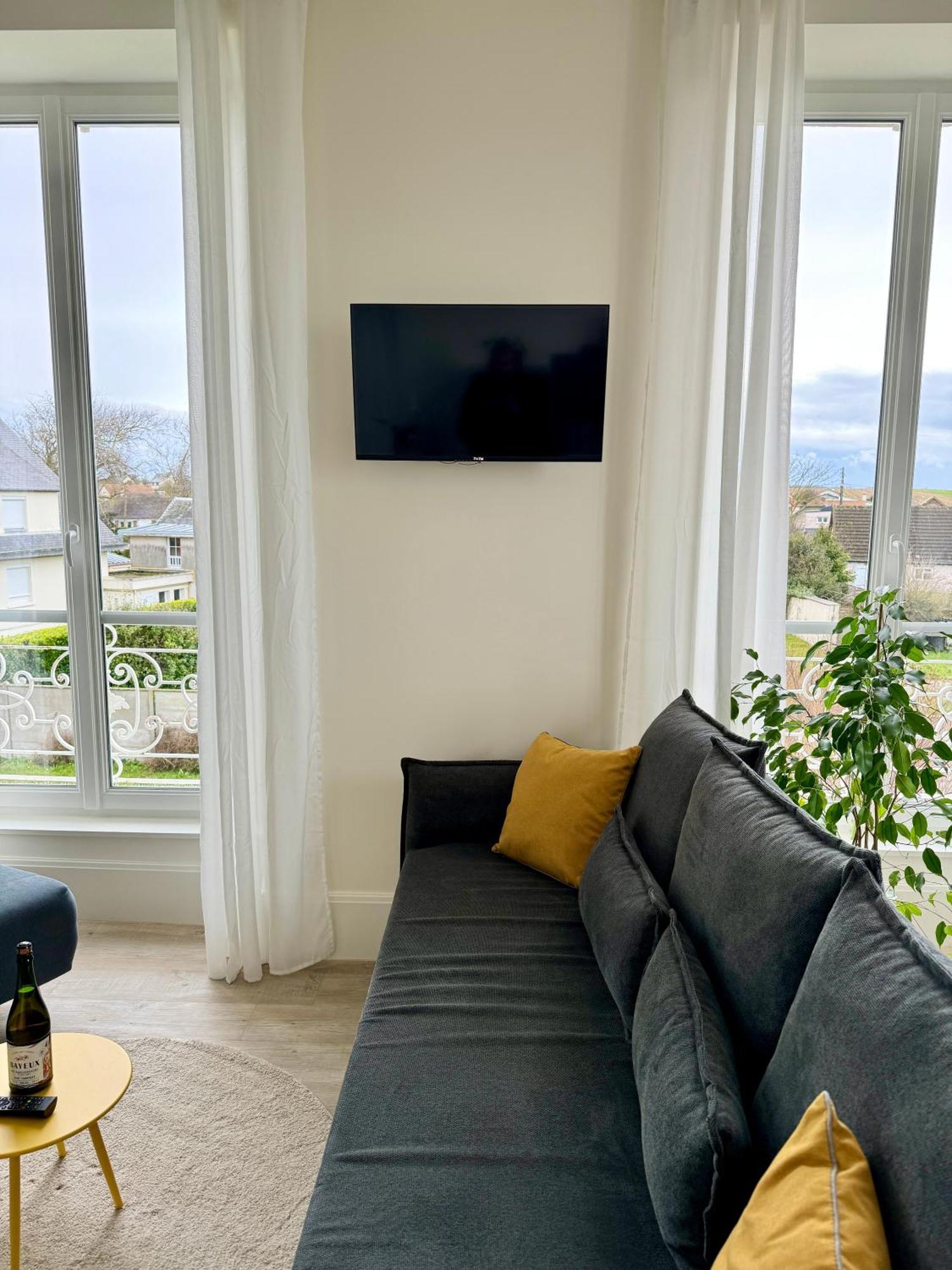 Sunny Apt On D-Day Beach With Parking Saint-Come-de-Fresne Екстер'єр фото