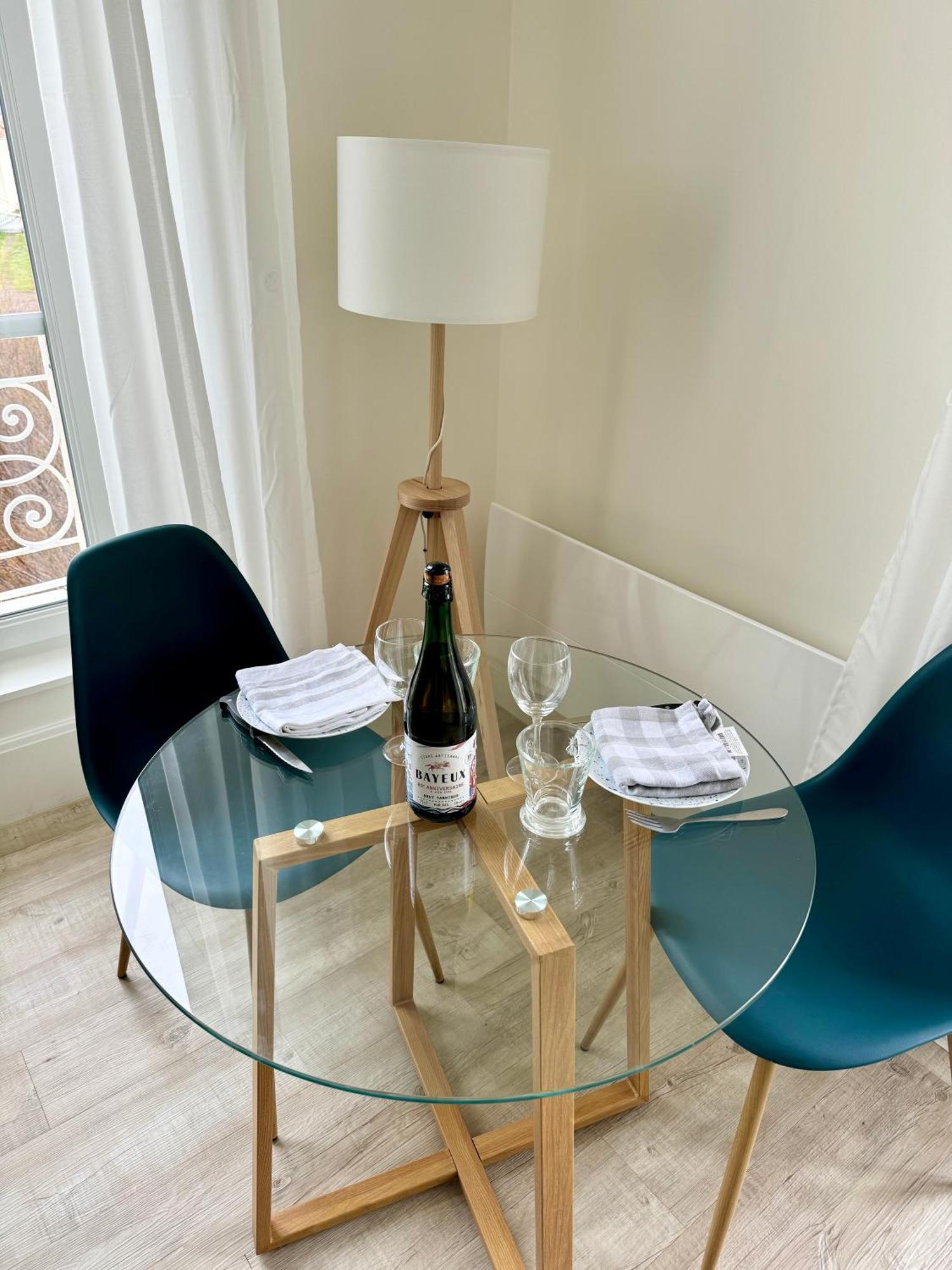 Sunny Apt On D-Day Beach With Parking Saint-Come-de-Fresne Екстер'єр фото
